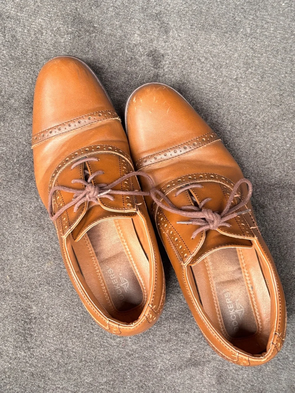 Dockers Men’s Tan Leather Cap-Toe Oxfords